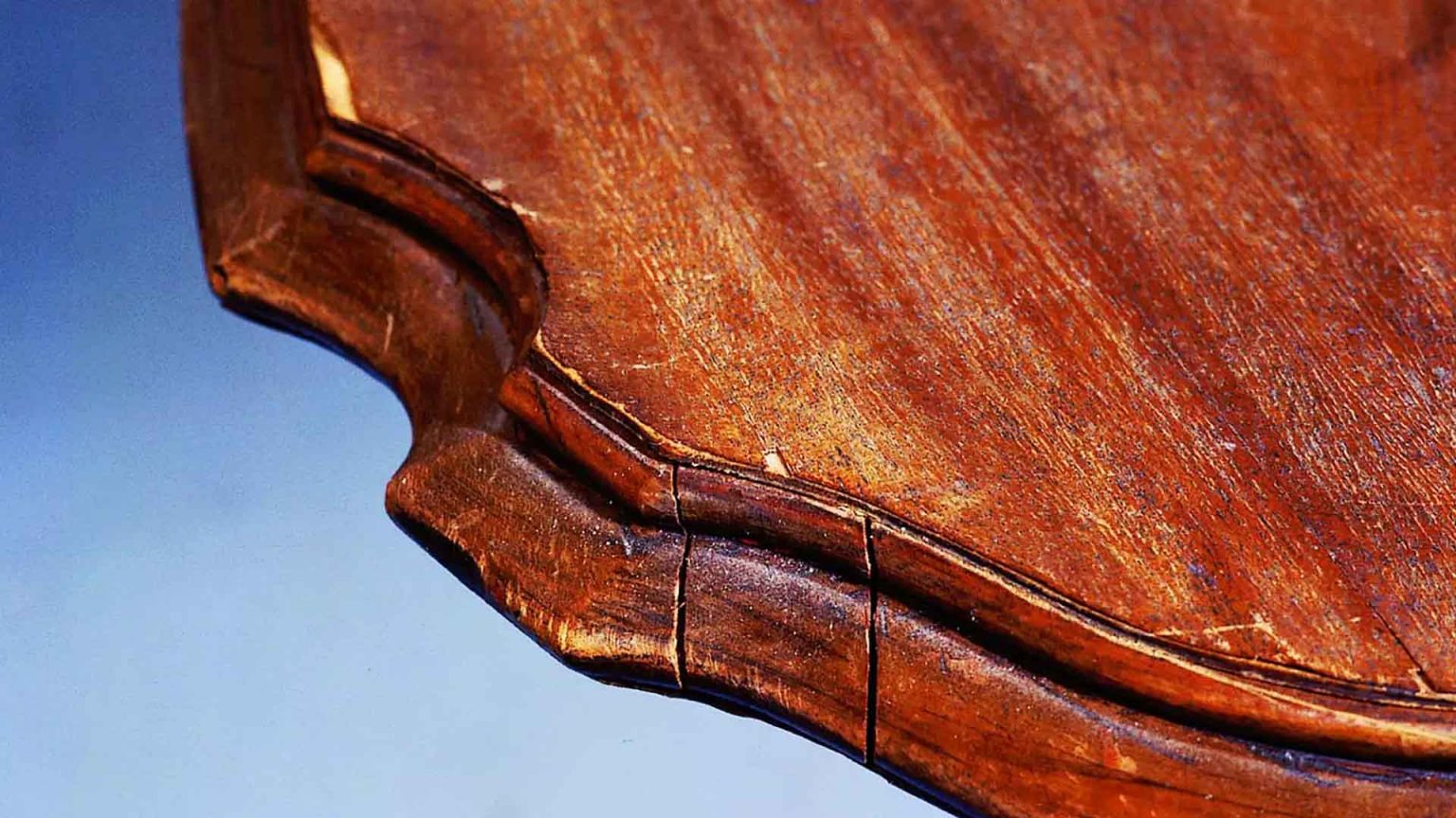 ترک خوردن چوب مبل