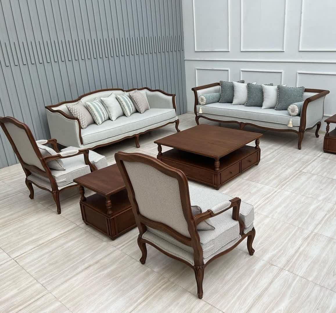 مبل کلاسیک فرانسوی لوئی