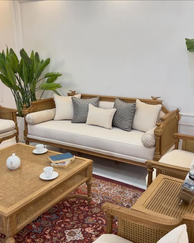 مبل کلاسیک کاجی