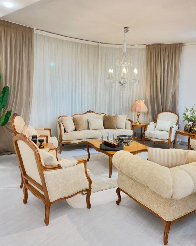 مبل کلاسیک فرانسوی سه گل تاج 7 نفره